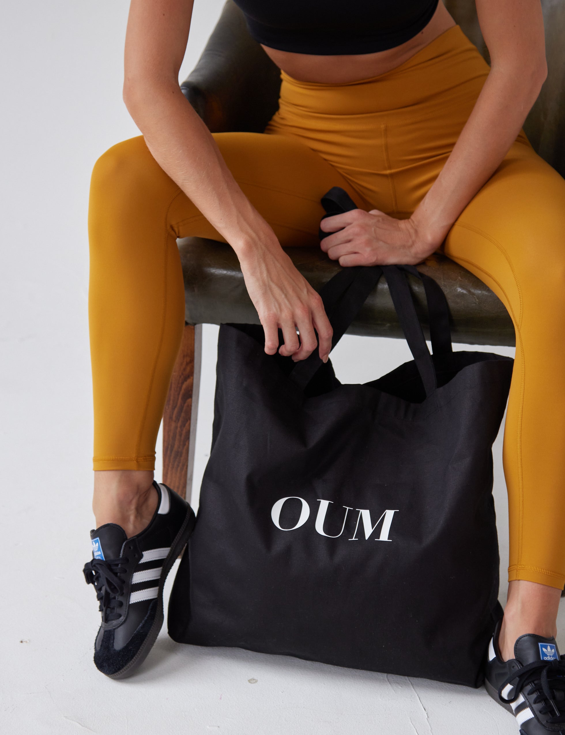 Oum Carrier - Black